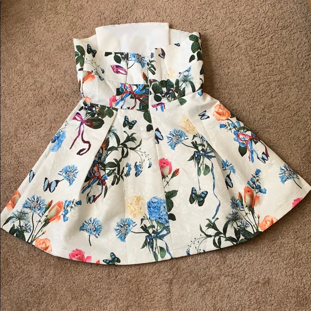 Flower print Dress - Picture 5 of 8